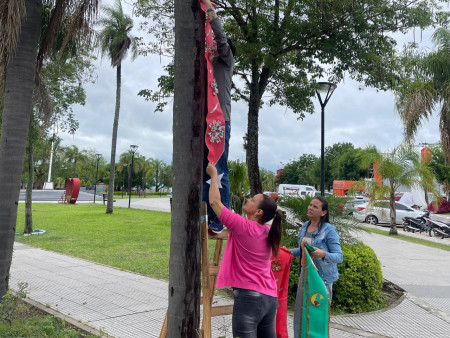 Ornamentación de la Plaza Libertad con motivos navideños 